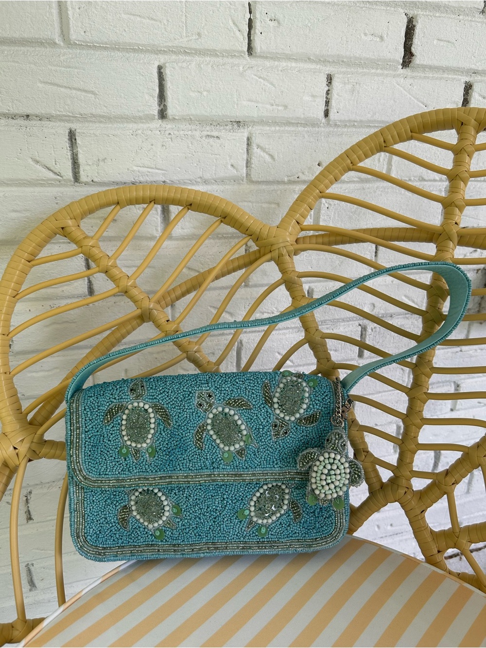NWOT Viral Beaded Turtle Bag